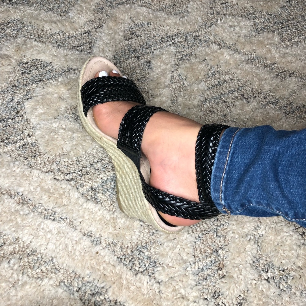 Apostrophe wedges - Picture 2 of 6